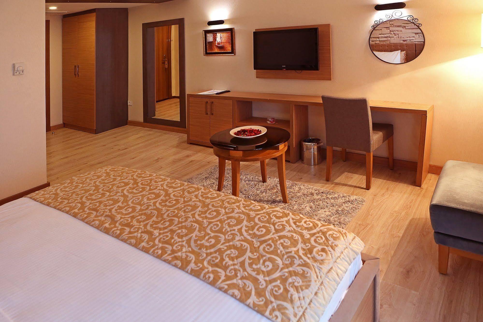 Imperial Park Hotel Izmit Ngoại thất bức ảnh